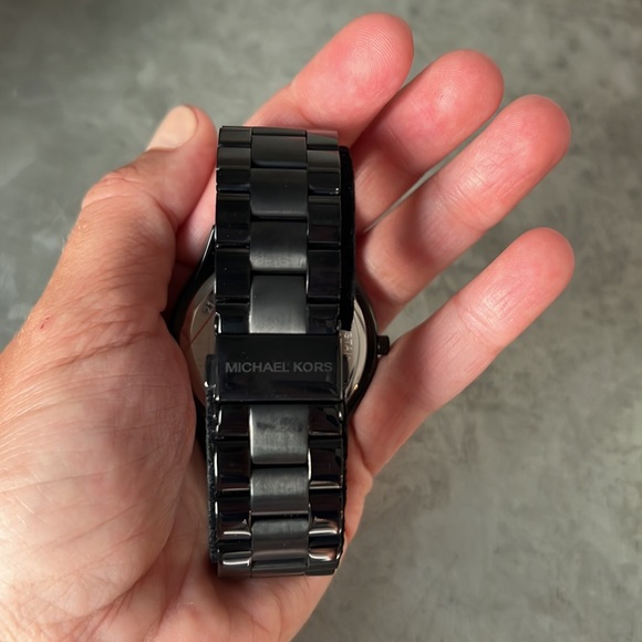 Michael Kors Unisex Slim Watch - Picture 3 of 3